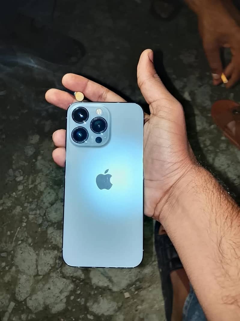 Apple iPhone 13 Pro 0