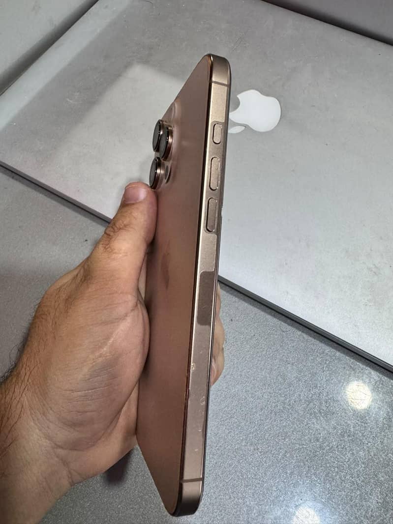 iphone 16 pro max (JV) 1