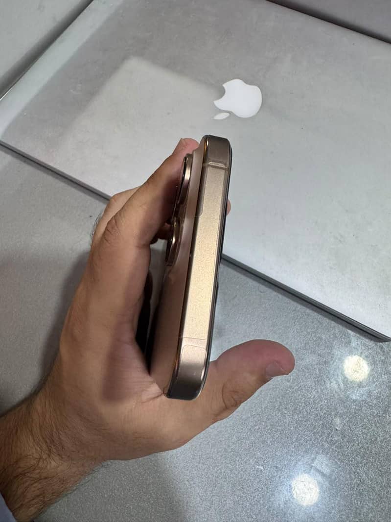 iphone 16 pro max (JV) 4