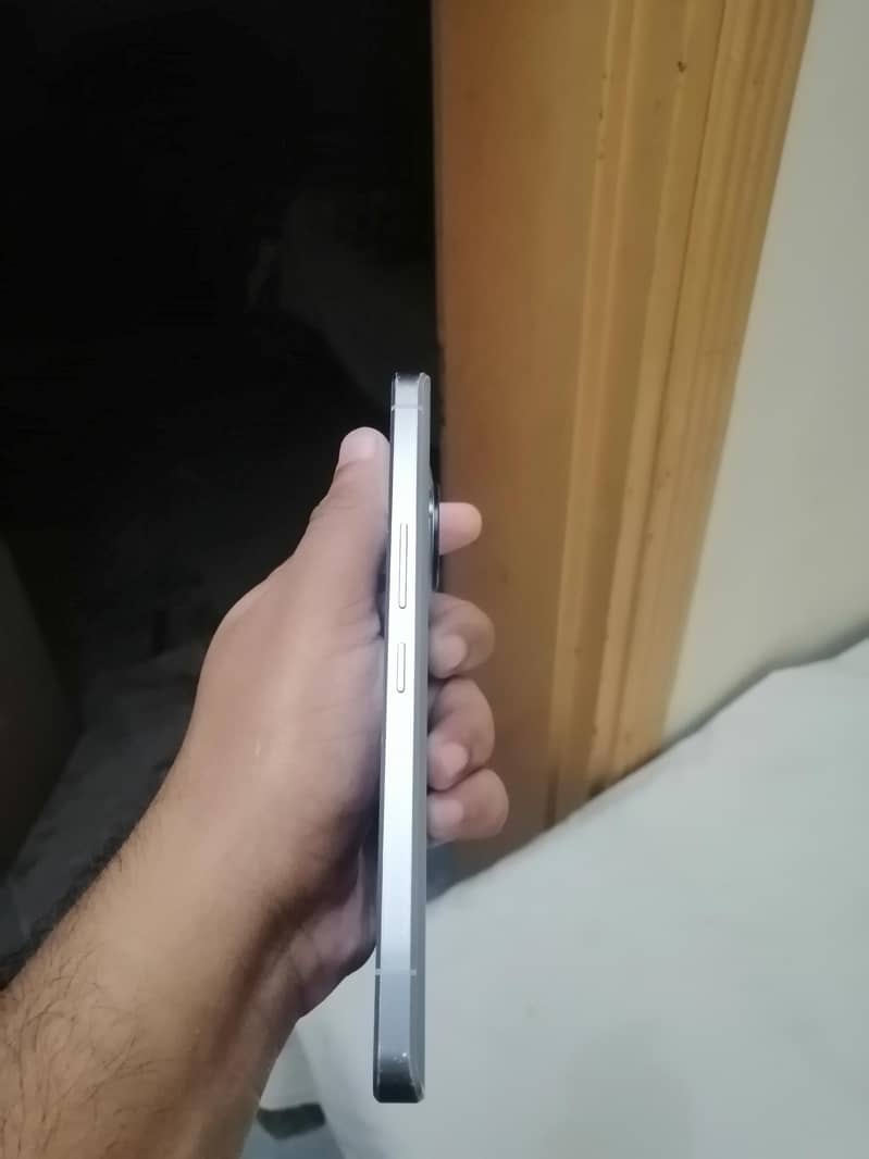 Sharp Aquos R7 2