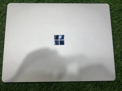 Microsoft surface Laptop Go i5 10th 8/256