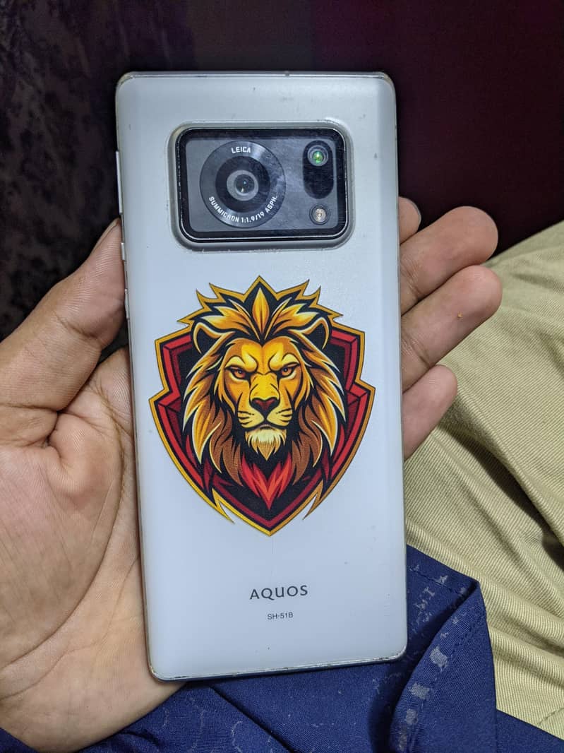 Sharp Aquos R6 0