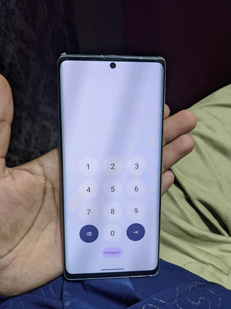 Sharp Aquos R6 2