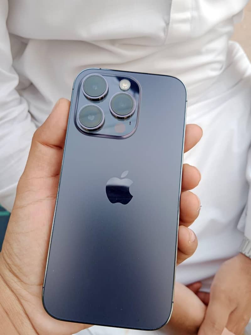 Apple iPhone 14 Pro 1