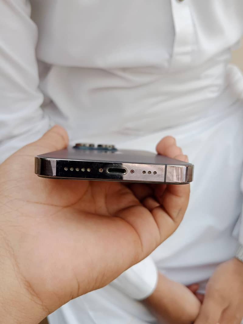 Apple iPhone 14 Pro 2