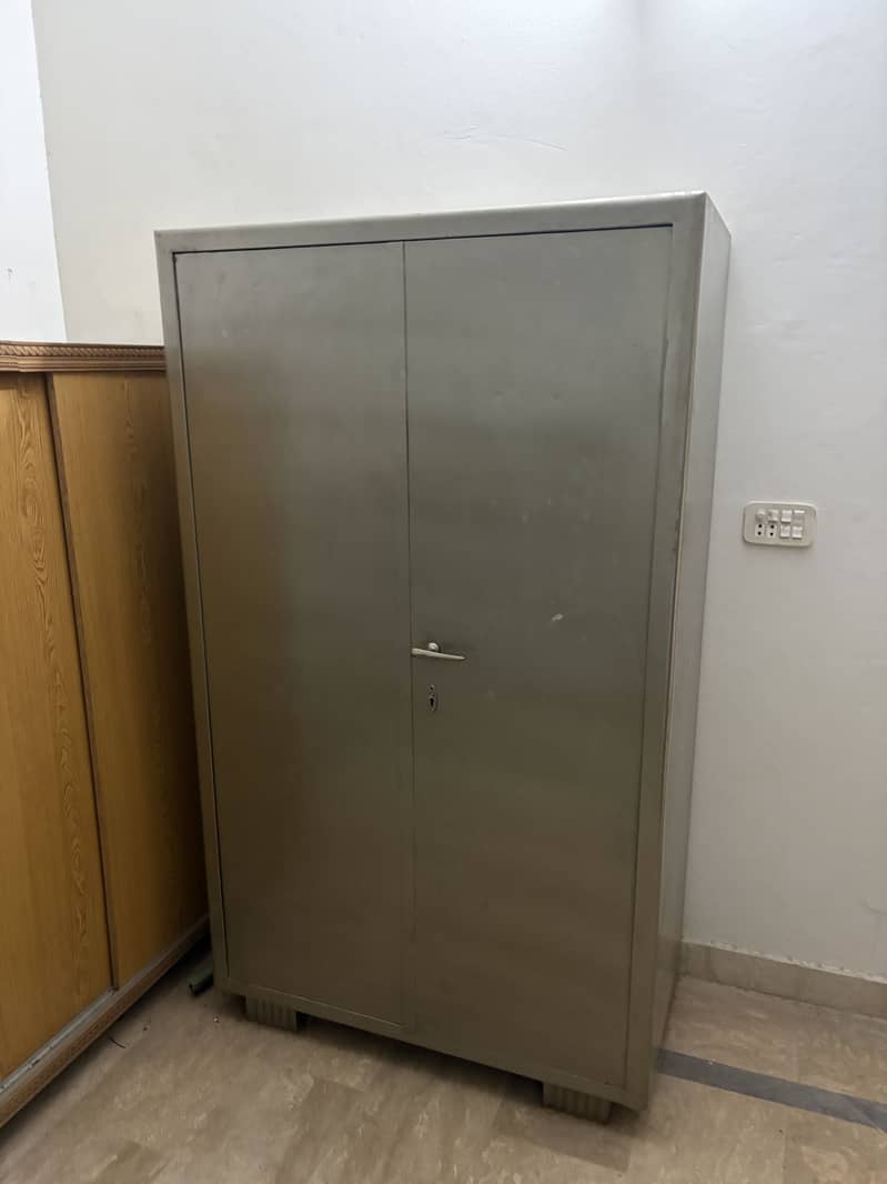Wardrobe 0