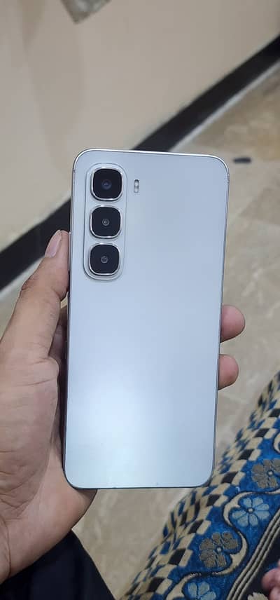 Infinix Hot 60! 6gb 128gb complete box