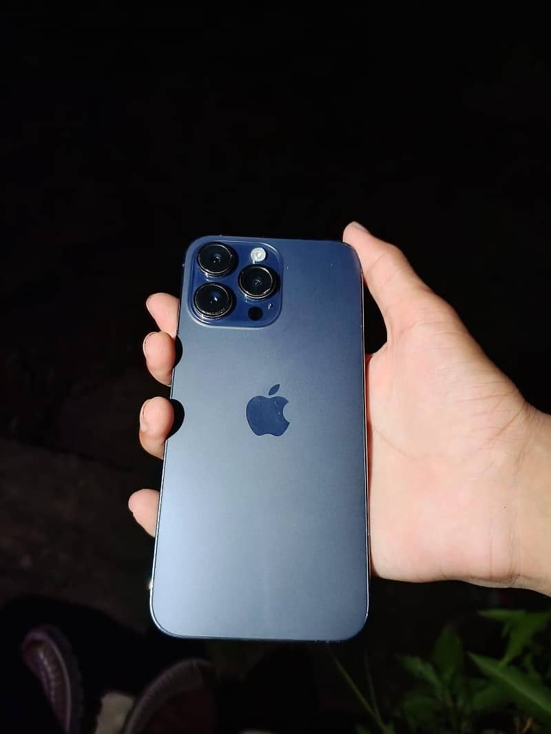 Apple iPhone 14 Pro Max 1