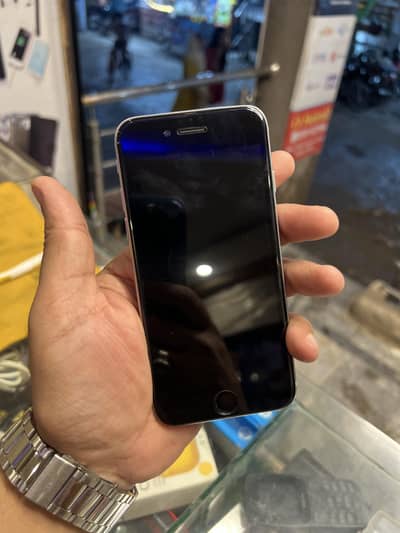Apple iPhone 16