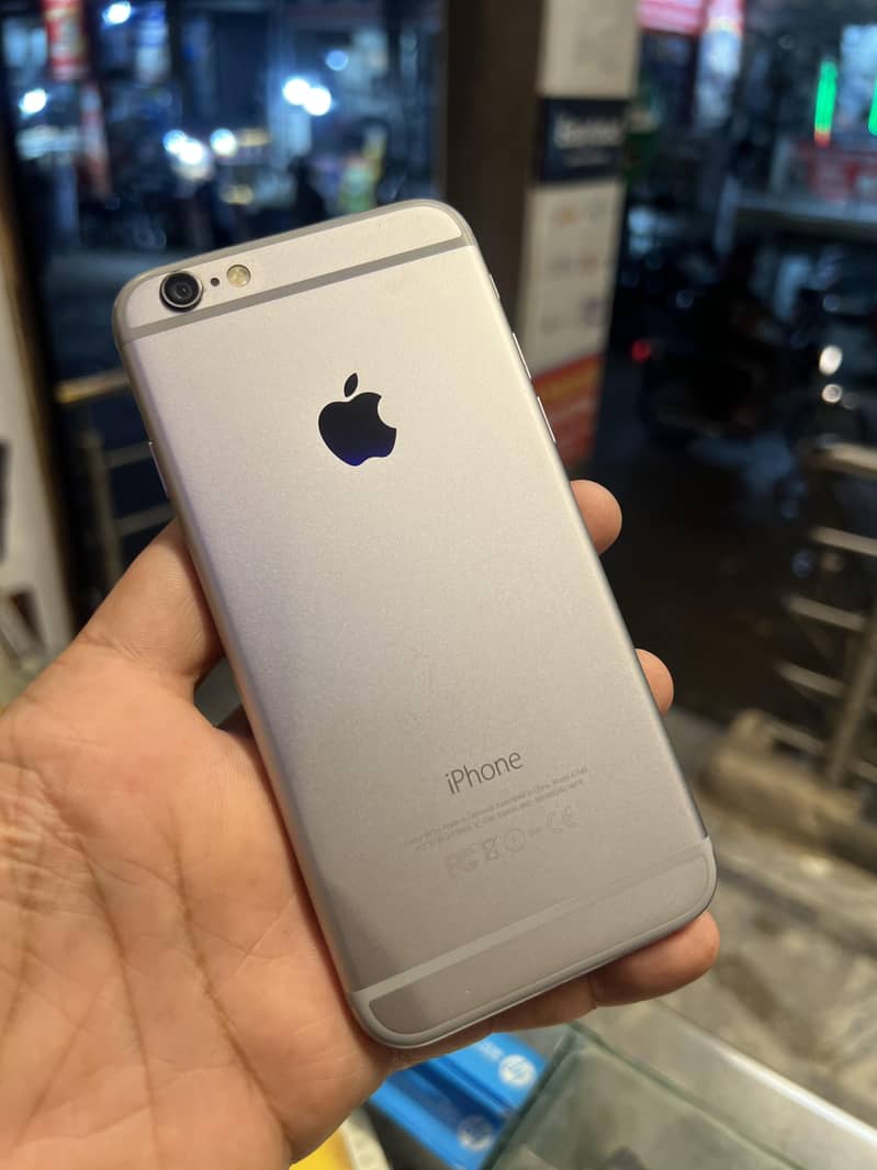 Apple iPhone 16 5