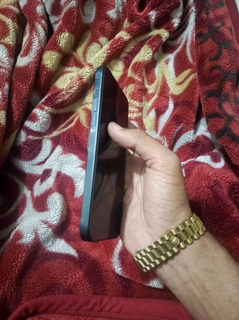 Apple iPhone 14 plus 3