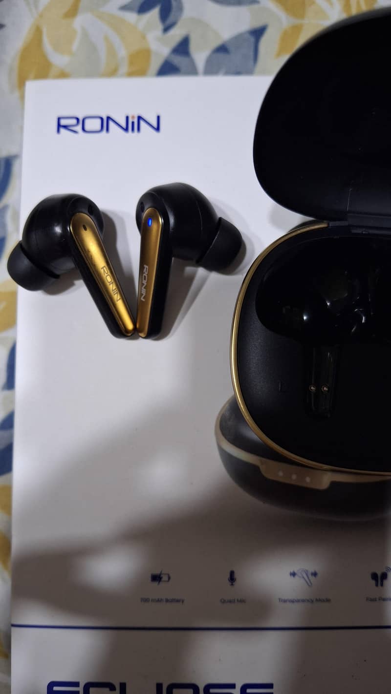 Ronin Eclipse Earbuds - Barely Used 0