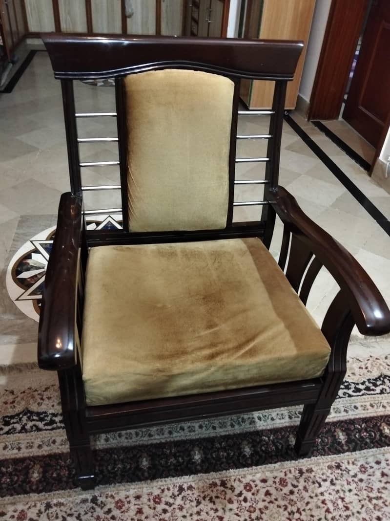 Sofa Set with draining table 1