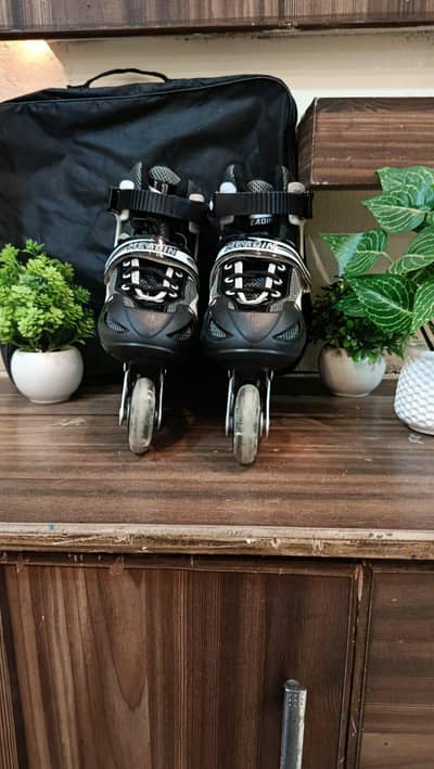Skating shoes (Inline Skates) Adjustable, For Urgent Sale