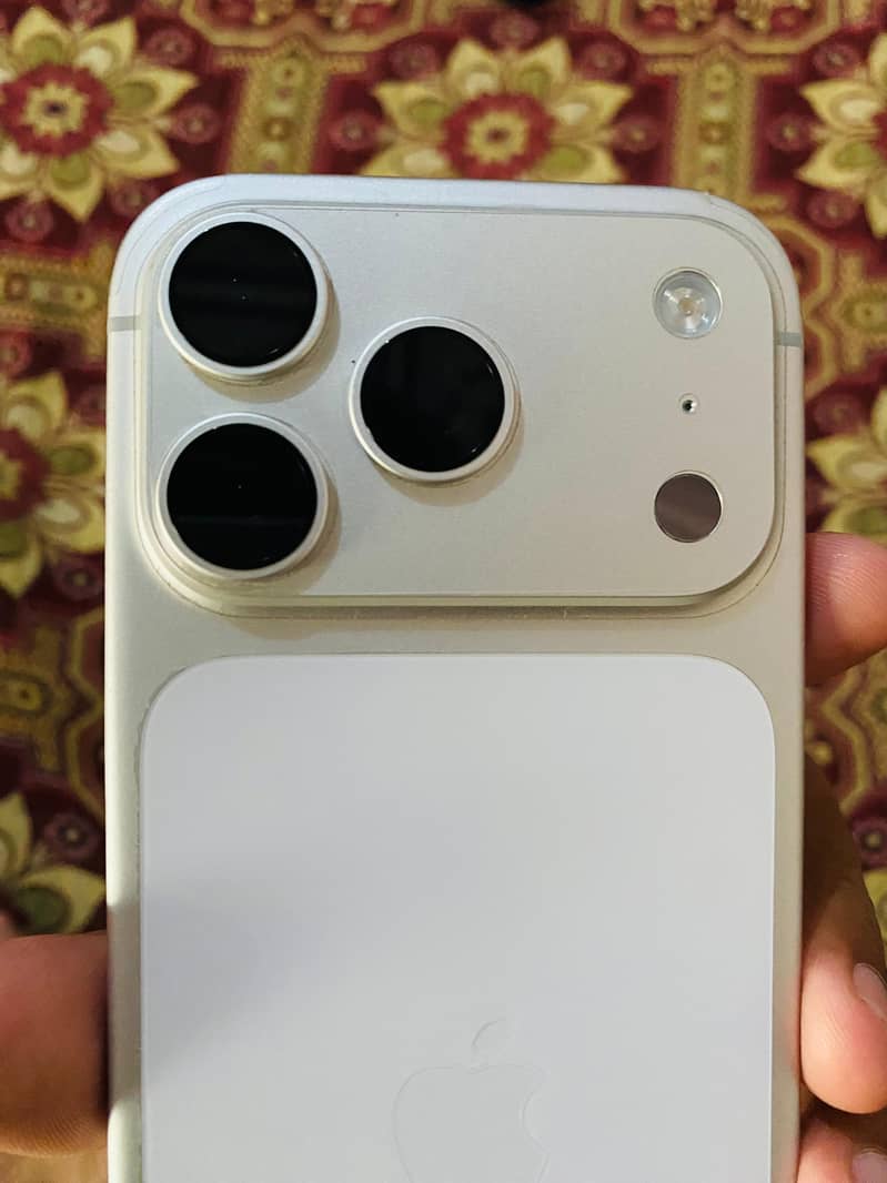 Apple iPhone 17 Pro 2