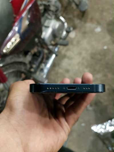 Apple iPhone 13 jv