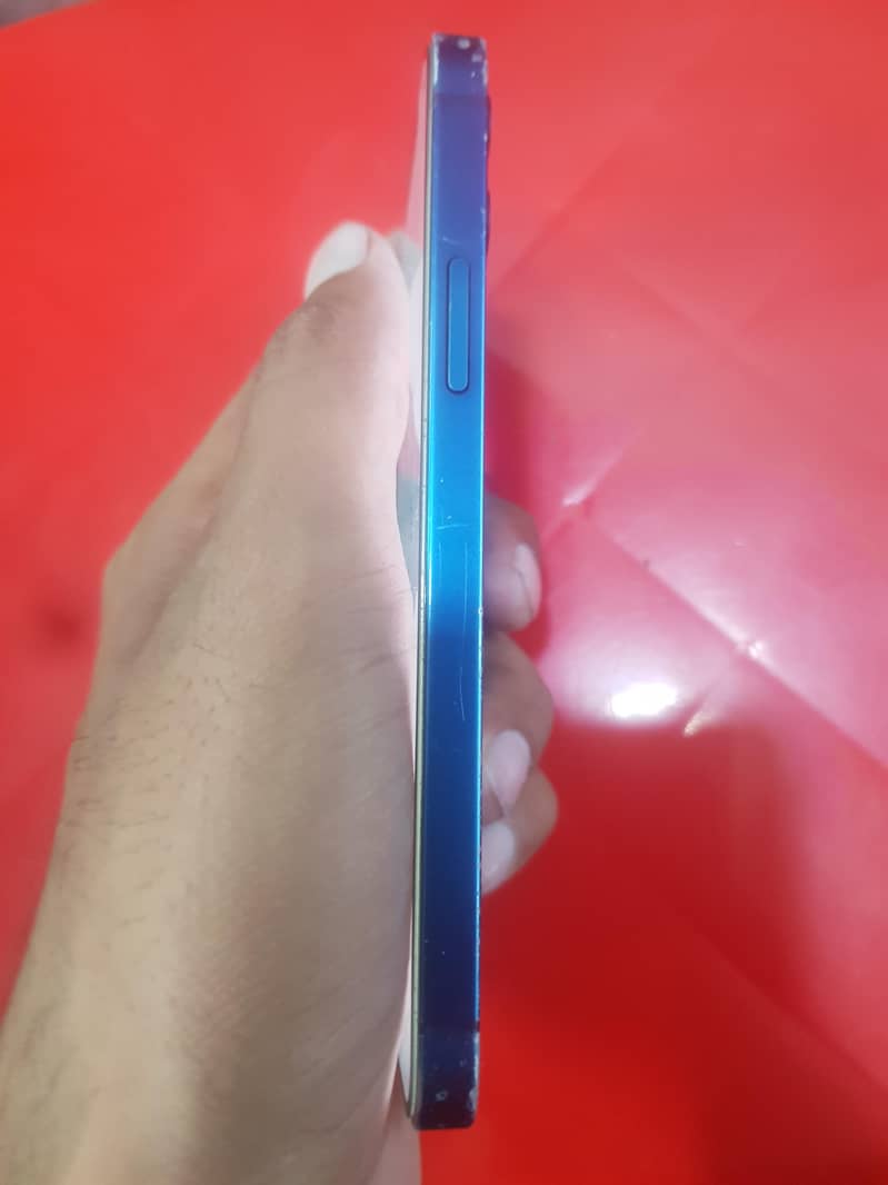 Apple iPhone 12 3