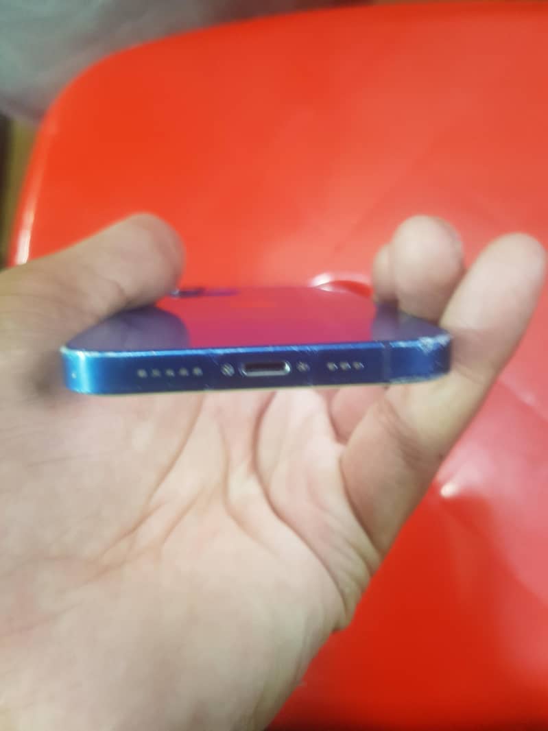 Apple iPhone 12 7