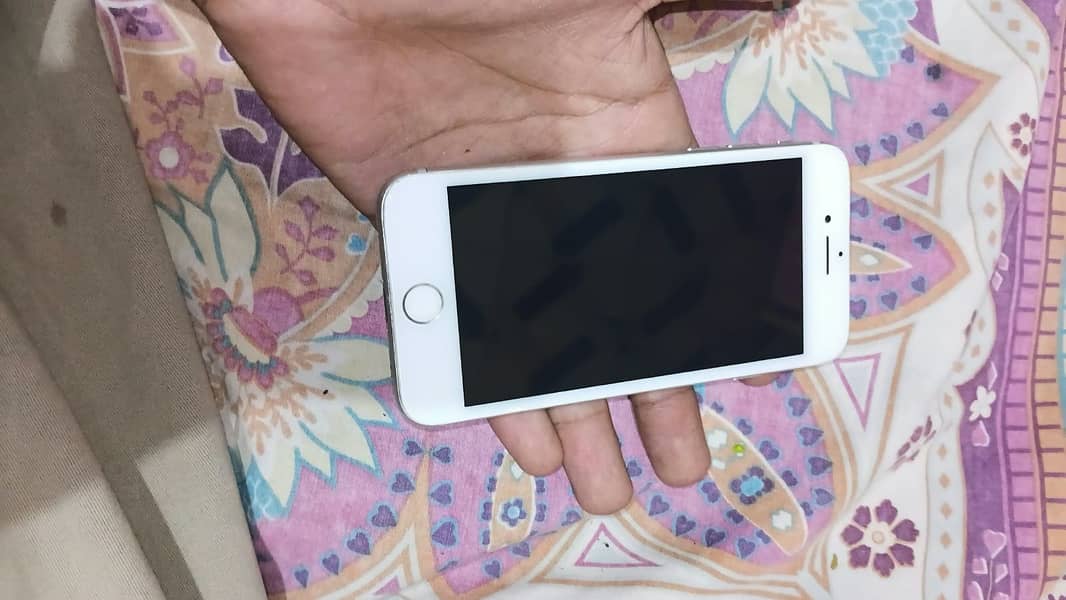 Apple iPhone 7 3