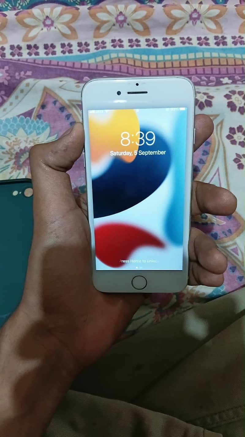 Apple iPhone 7 10