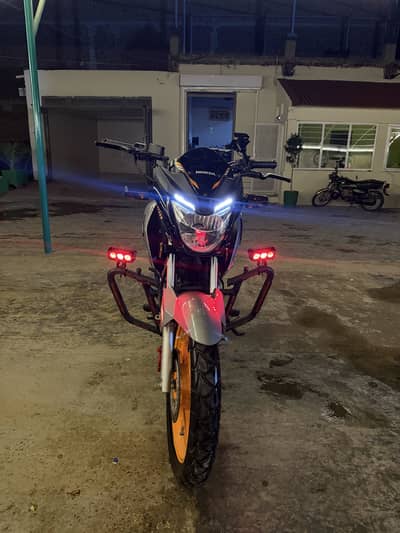 Honda cb 150f se silver colour