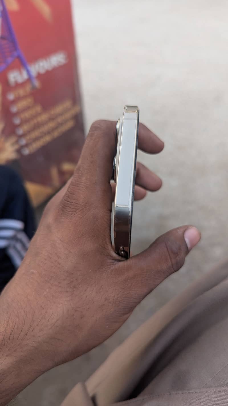 Apple iPhone 13 Pro 1