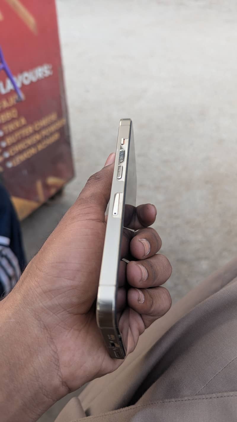 Apple iPhone 13 Pro 3