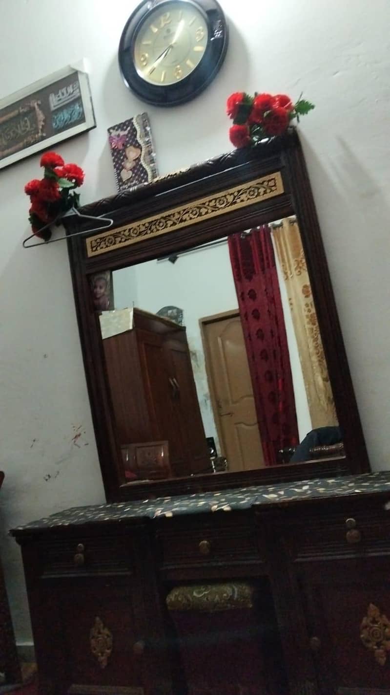 dressing table with mirror 1