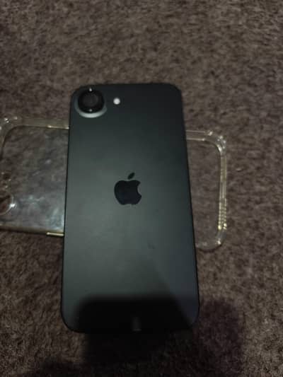 Apple iPhone 16e 100 battery health