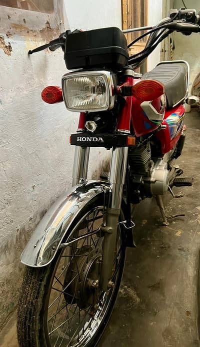 HONDA CG 125 2022 MODEL KARACHI NUMBER COMPLETE PAPER 1ST OWNER