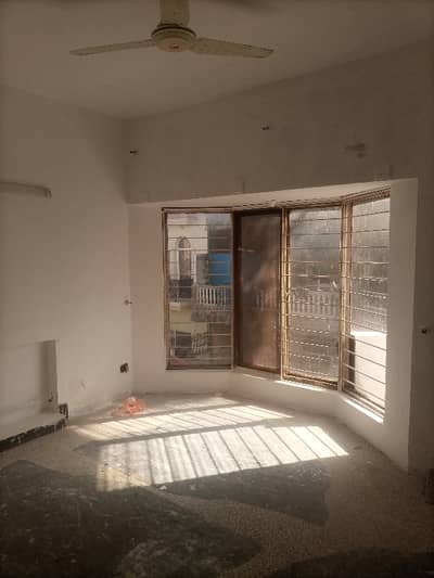 F-10/3 HOUSE SIZE 2040 DOUBLE STOREY ONE UNIT FOR FAMILY RENT