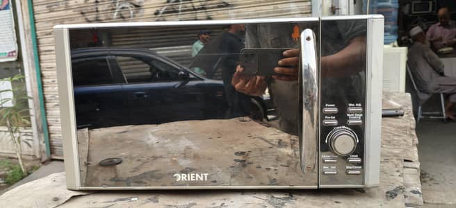Orien Microwave Good Condition