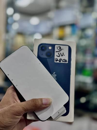 Apple iPhone 13