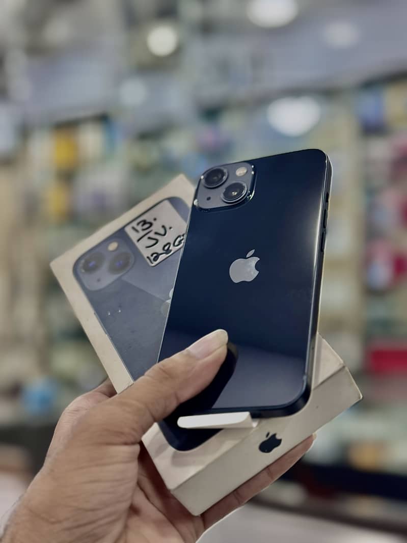 Apple iPhone 13 2