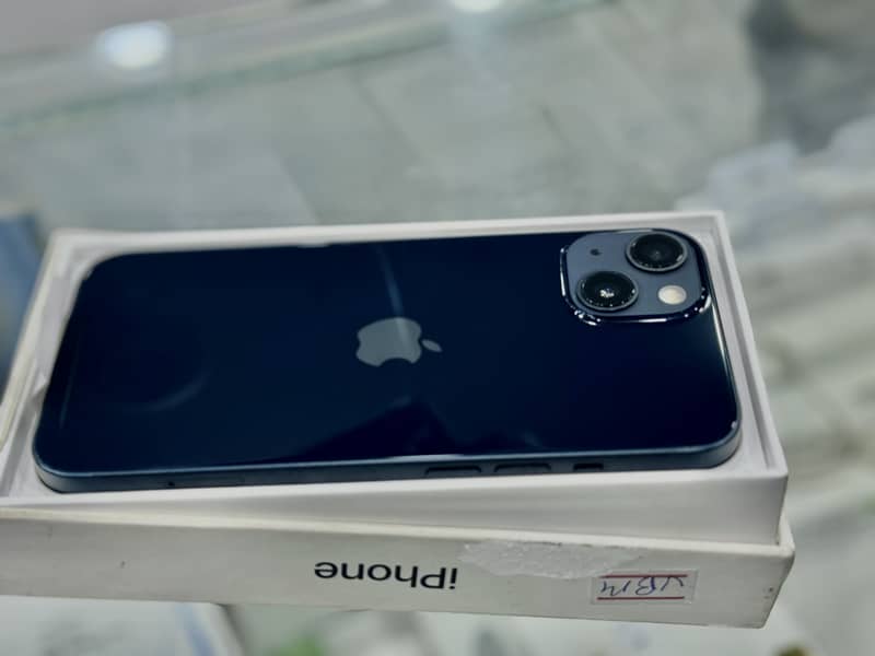 Apple iPhone 13 4