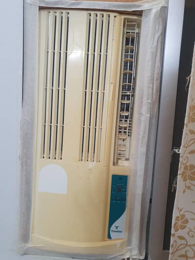 Vertical Window AC with Remote