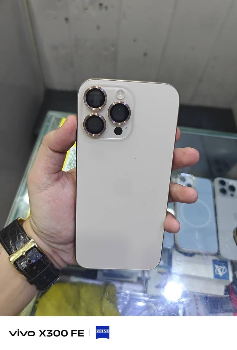 Apple iPhone 16 Pro Max 2