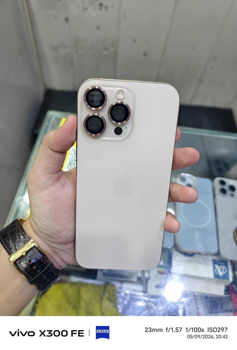 Apple iPhone 16 Pro Max 3