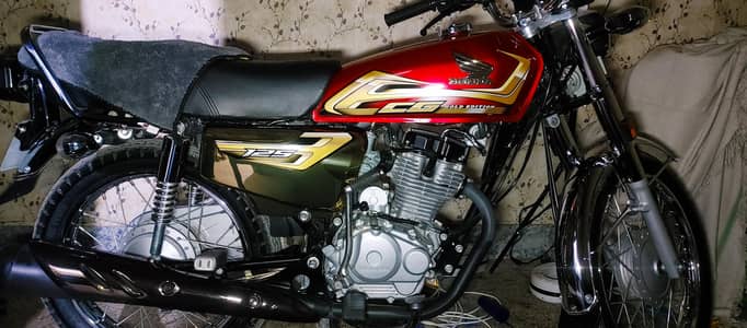 Honda 125 special edition self start 10 by 10 condition