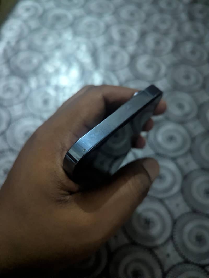Apple iPhone 13 Pro 4