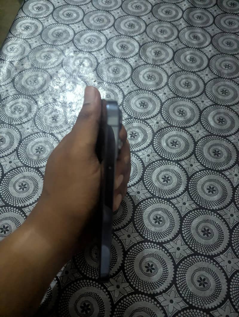 Apple iPhone 13 Pro 6