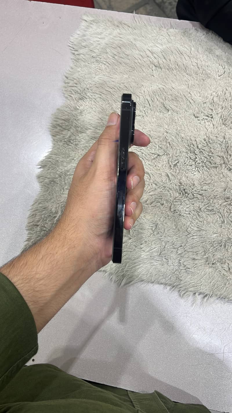 Apple iPhone 14 Pro 3
