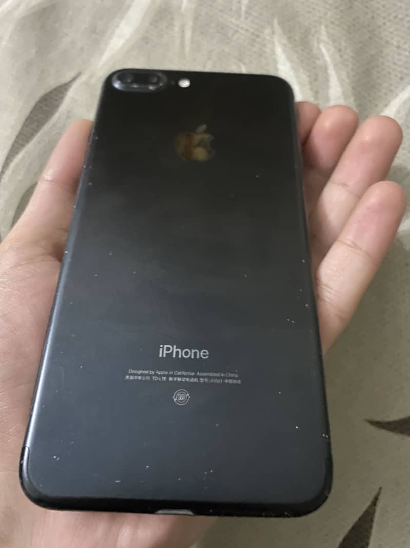 Apple iPhone 7 plus 4