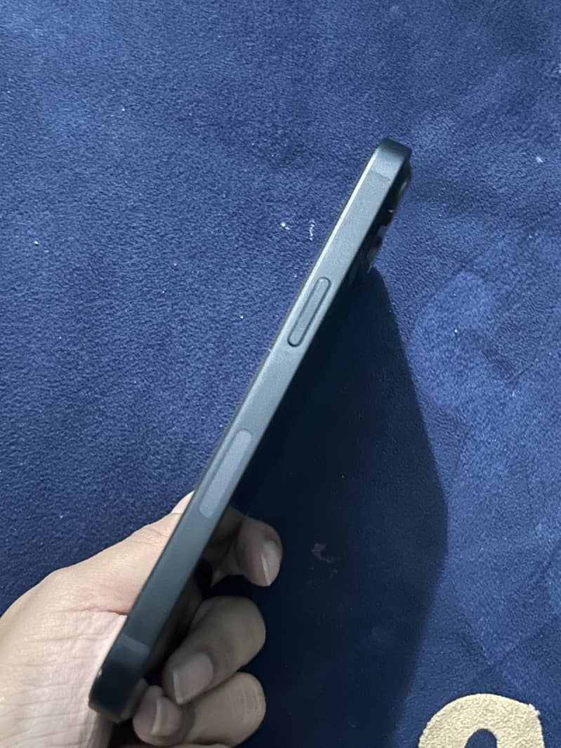 Apple iPhone 13 3