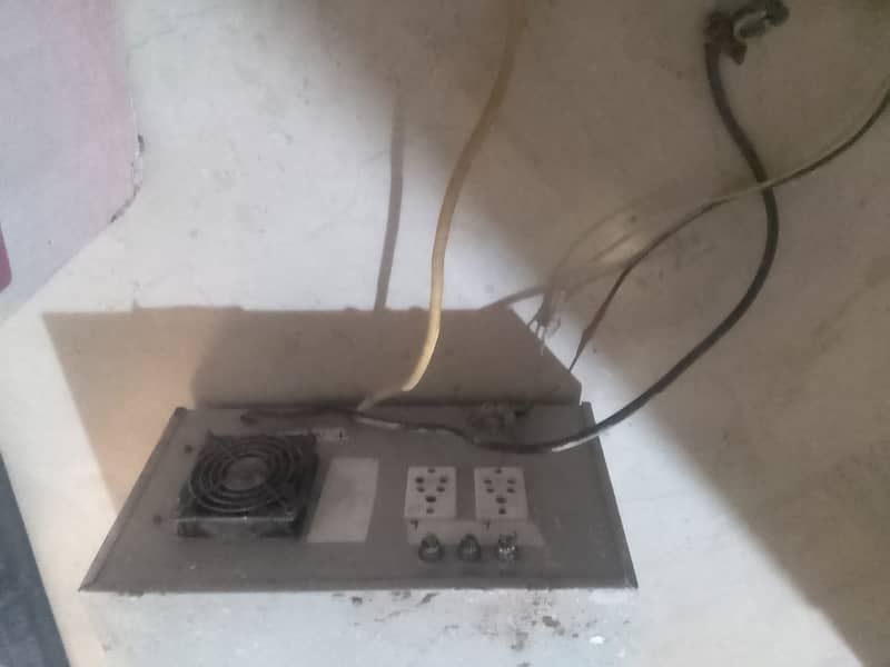 UPS 2000WATTS 1