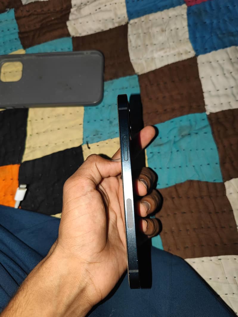 Apple iPhone 12 5