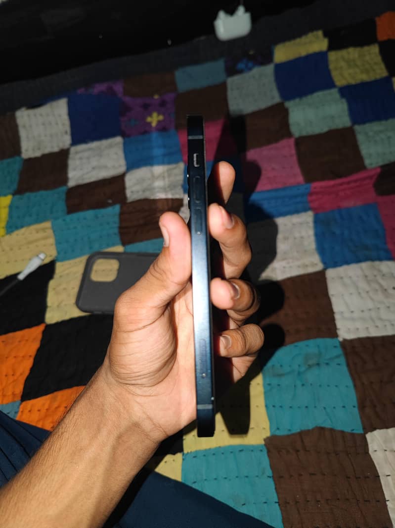 Apple iPhone 12 7