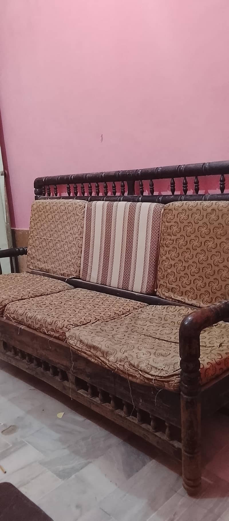 3 seater plus 2 single sofas 4
