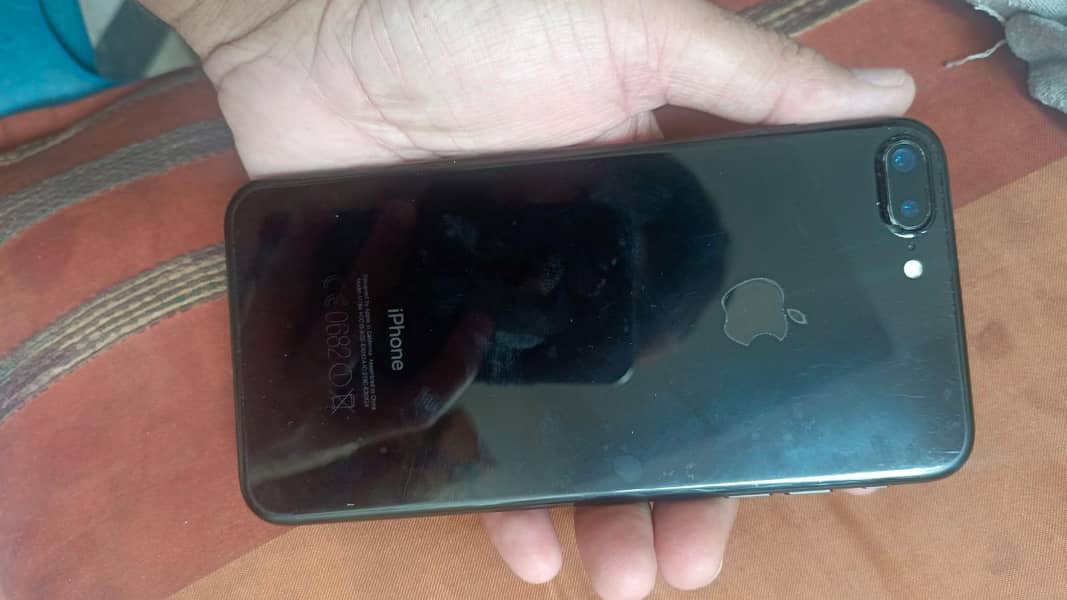 Apple iPhone 7 Plus 1