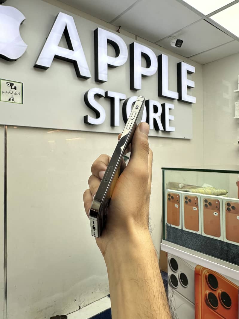Apple iPhone 12 Pro 3